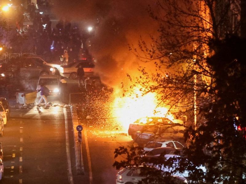 伊朗局勢丨特朗普取消與德黑蘭官員會談 促民眾續抗爭