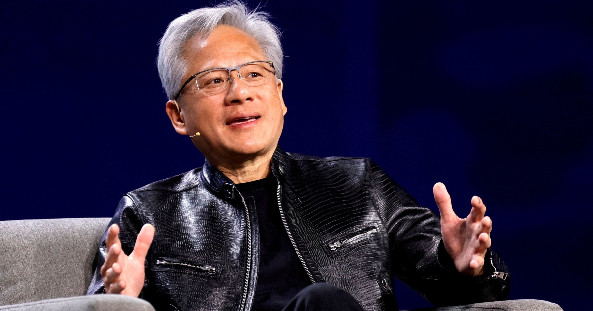 黃仁勳稱投資OpenAI計劃處於正軌 輝達股價曾瀉逾5%