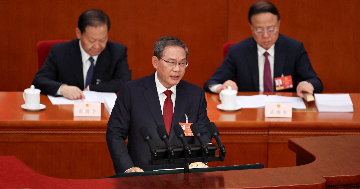 兩會丨着力穩房地產市場 積極化解金融領域風險