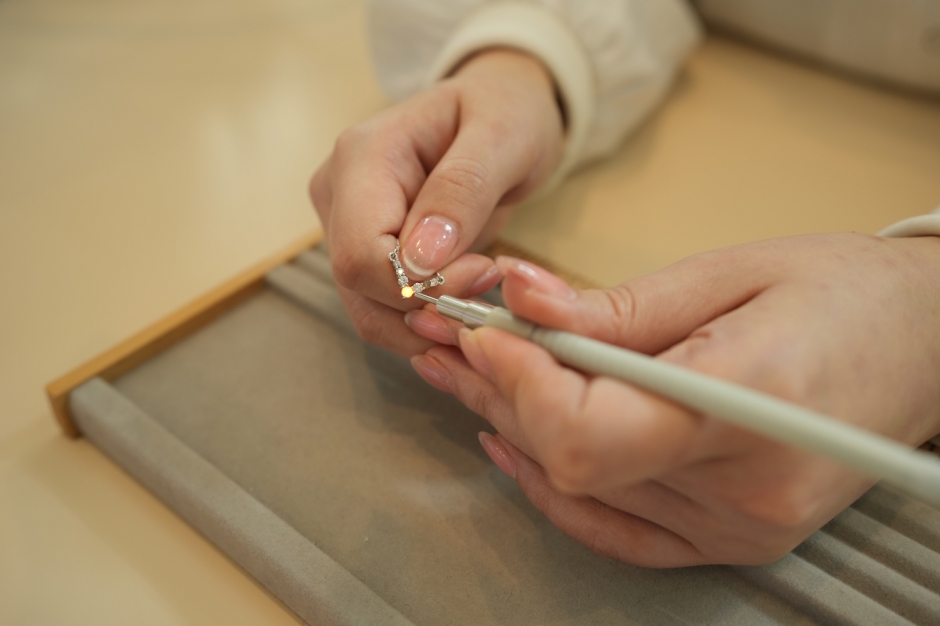 專業領航珠寶產業：全球權威 GIA 寶石教育與鑑定科研