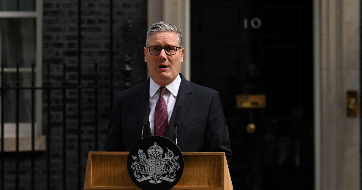 英國首相施紀賢宣布辭任工黨黨魁 留任首相至選出繼任人