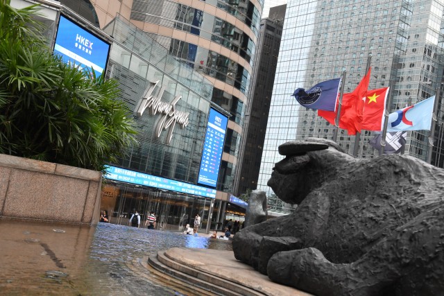 Hang Seng Index loses the 25,000 point mark on Friday
