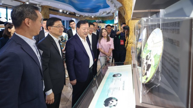 Xia Baolong to visit HK for 2 days as city begins five-year plan consultation