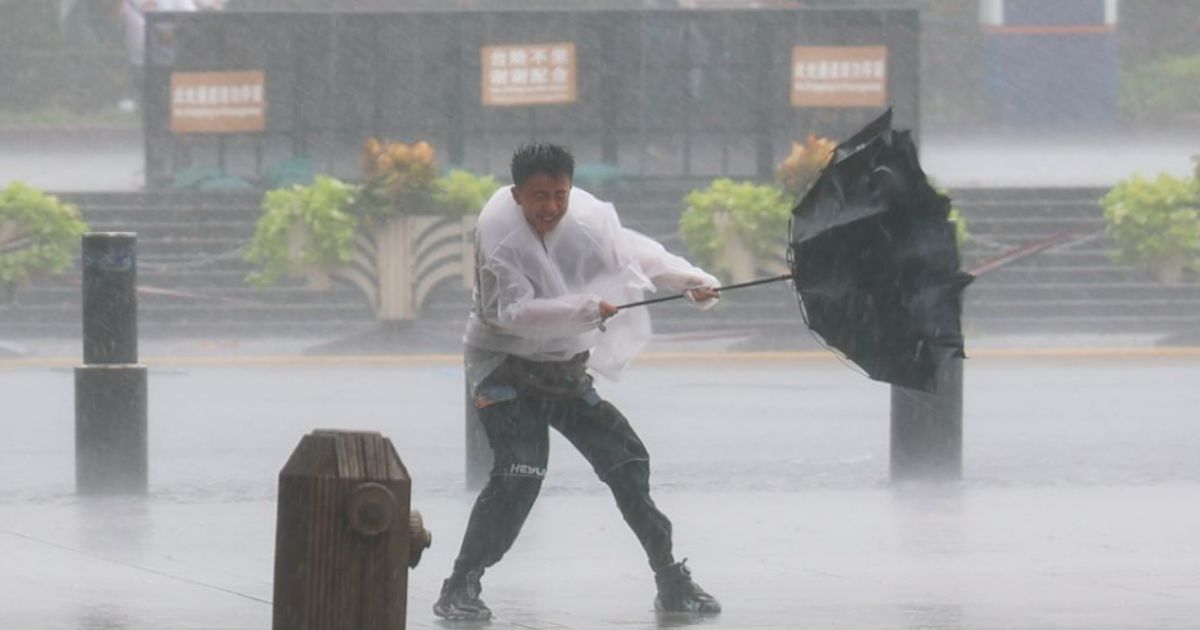 白海豚吹襲上海 多區水浸交通受阻