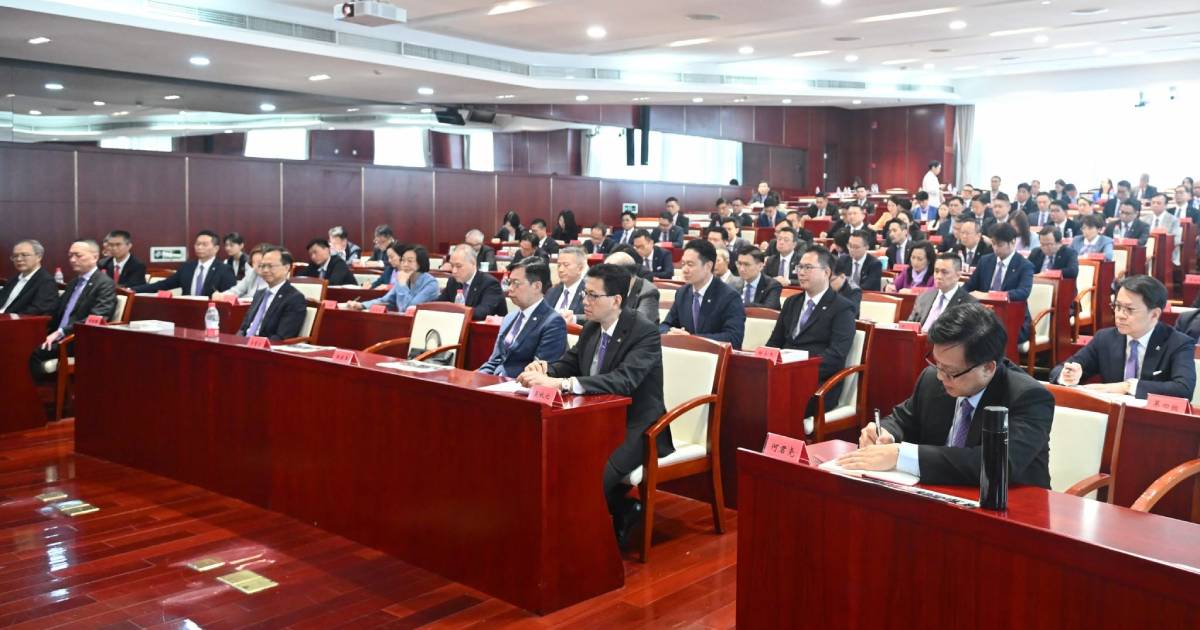 議員訪京丨陳振英:百聞不如一見 周浩鼎指了解國家超前部署