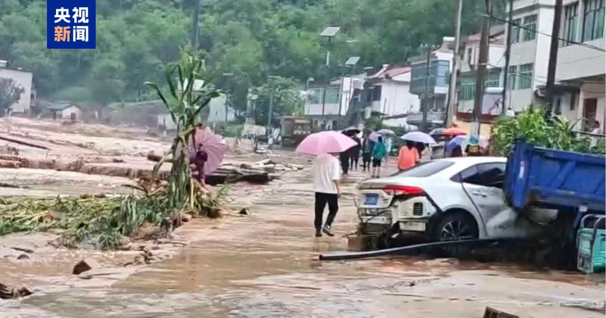 陝西柞水暴雨突發泥石流 致1死2失聯